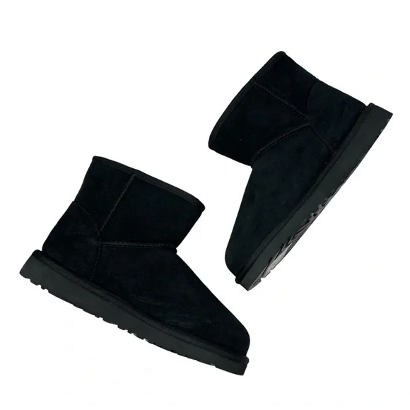 UGG Kids' Jona Boot in Black.  Sz: 3 - Picture 9 of 10